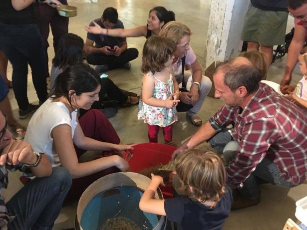 Taller de extracción de semillas de variedades hortícolas locales