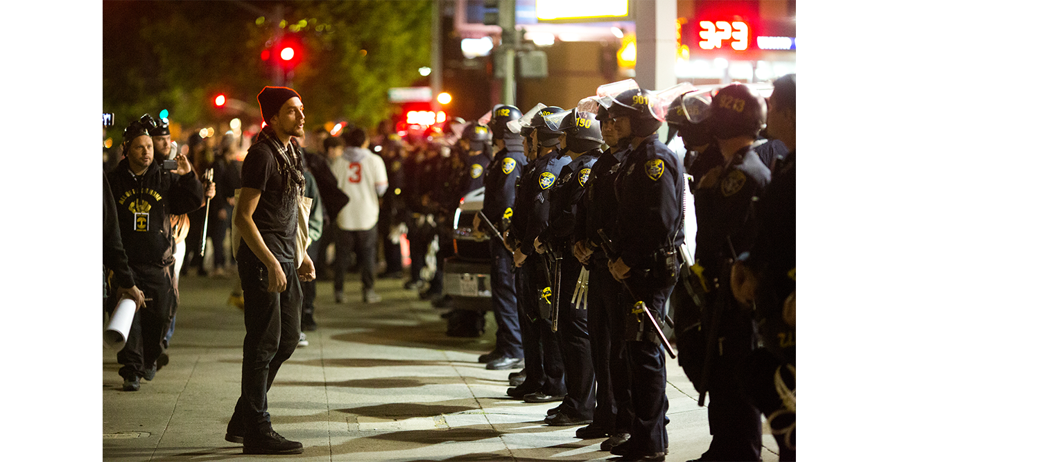 protesta en el espacio público en Oakland