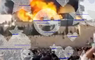 Imágenes creadas con líneas de texto y códigos sobre fondo fotográfico