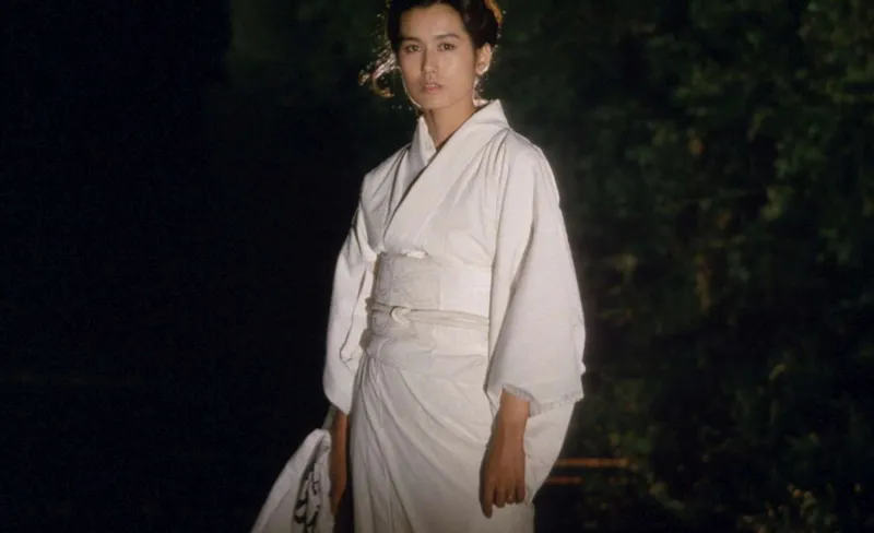 Mujer japonesa en kimono