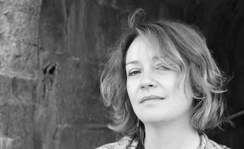 Rostro de mujer en blanco y negro