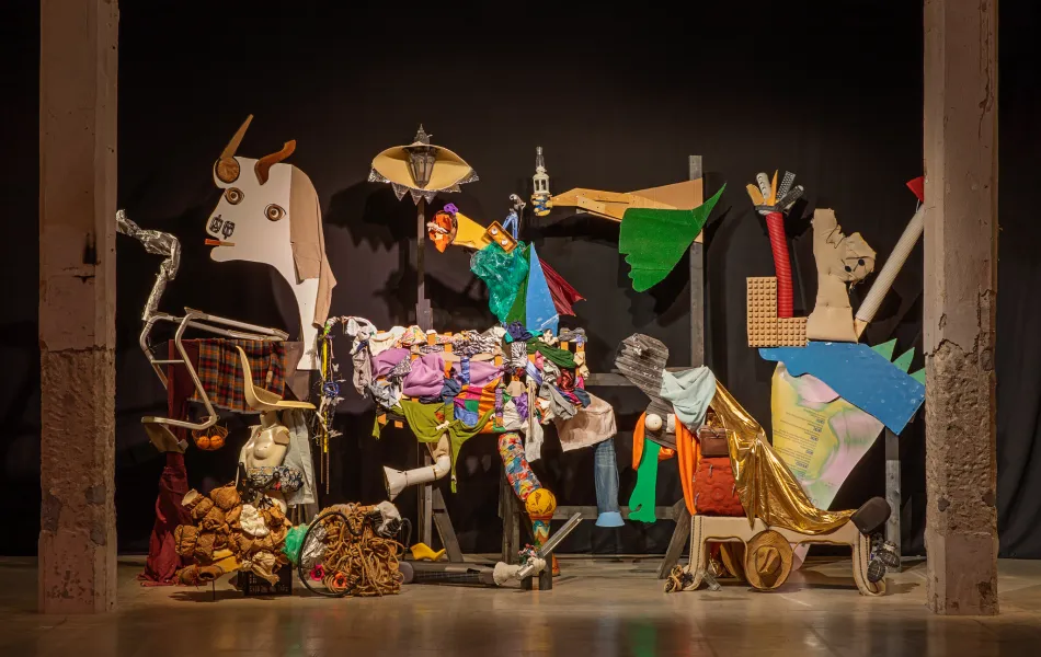 Representación con retales de tela del Gernika de Picasso