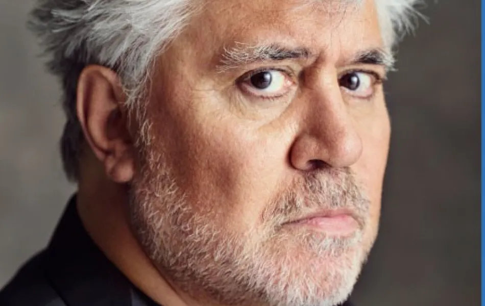 Retrato fotográfico del director de cine Pedro Almodóvar