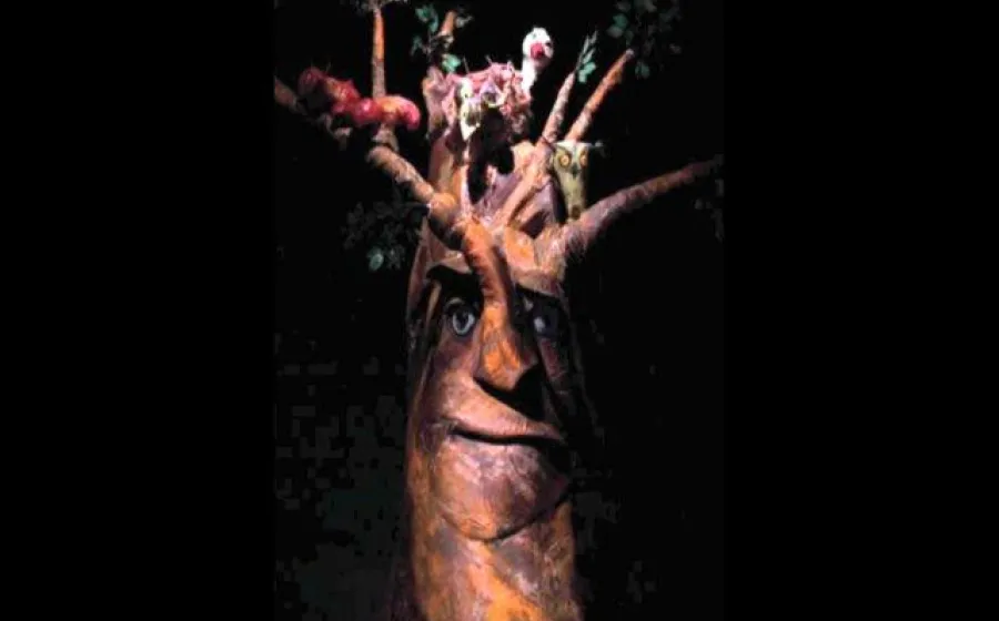HISTORIAS DE UN ÁRBOL MILENARIO