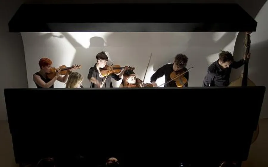 LA MARCHA DEL AGUJERO