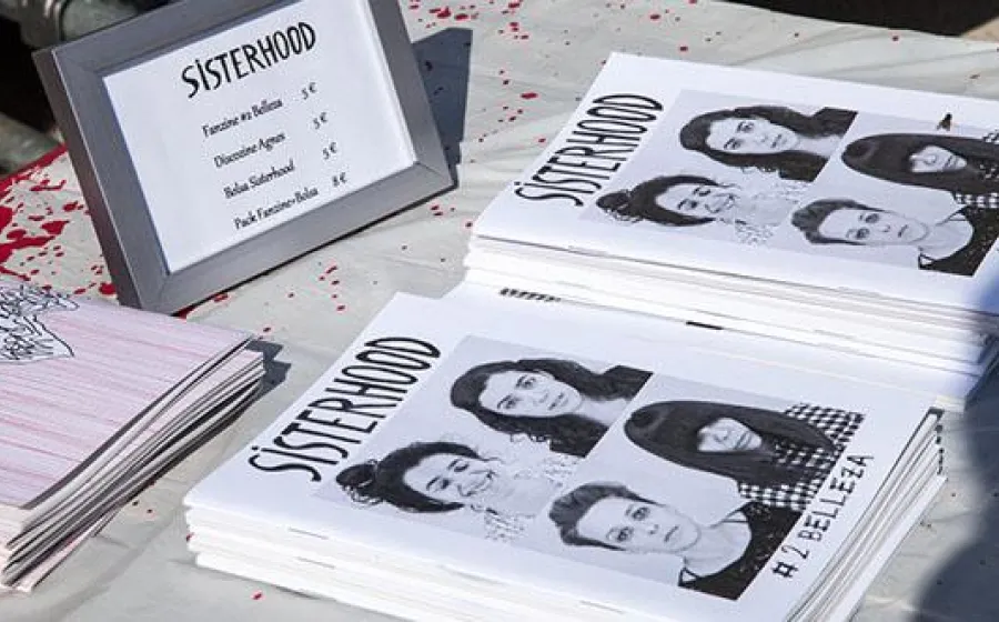 BLOODY SISTY / UN FANZINE, UN CONCIERTO, UNA PERFORMANCE, UN RECITAL