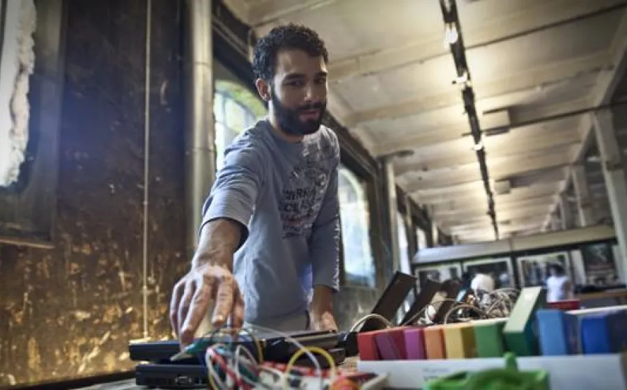 ESCUELA DE JÓVENES CREADORES TECNOLÓGICOS
