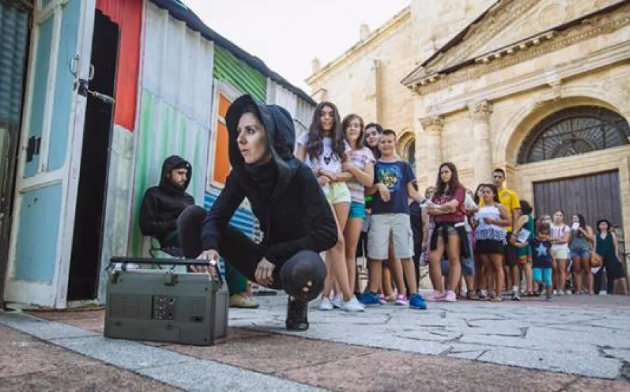 Lost Dog / Cal y Canto Teatro