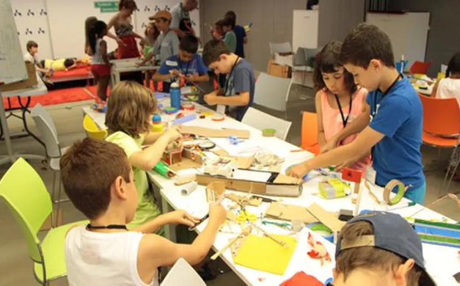 ACTIVIDADES INFANTILES Y JUVENILES EN CASA DEL LECTOR