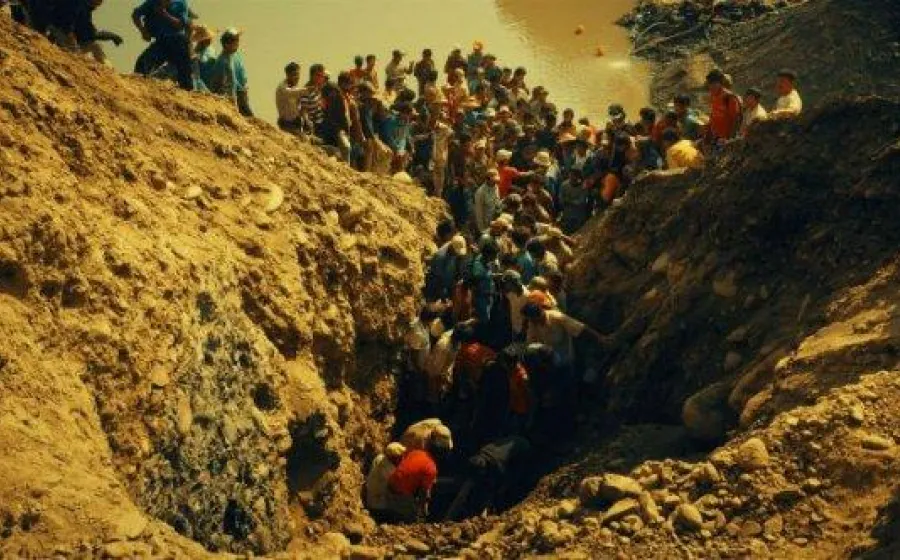 MINEROS DE JADE