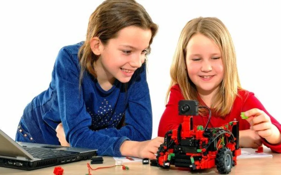 JUNIOR FISCHER BOTS