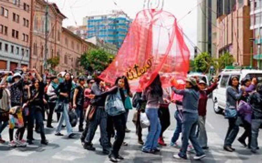 13 HORAS DE REBELIÓN