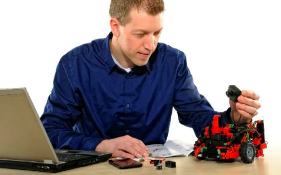CURSO DE ROBÓTICA EDUCATIVA PARA PROFESORES