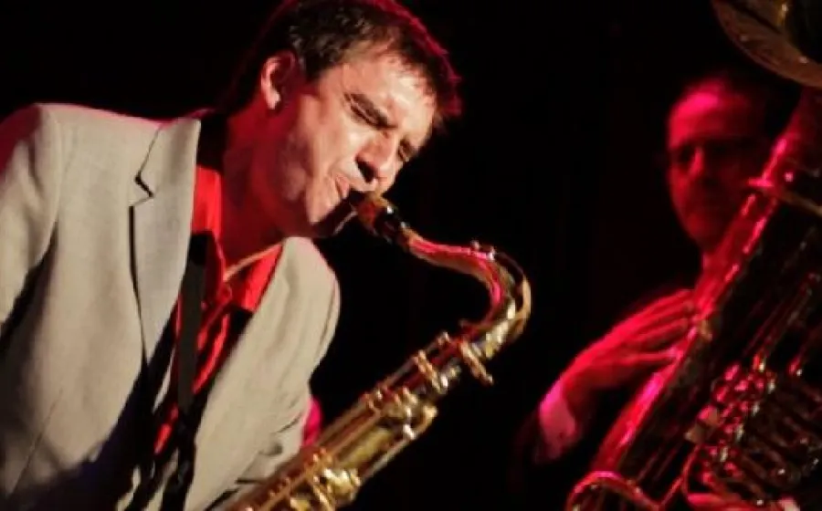CLAMORES JAZZ, TREINTA AÑOS DE MÚSICA