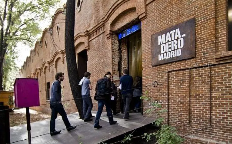 GUIDED TOURS