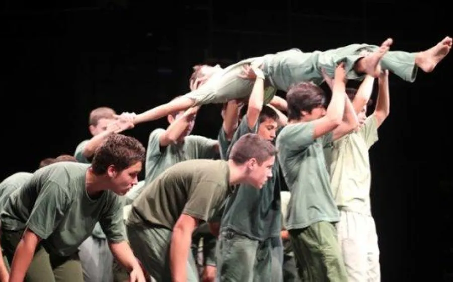 FIVE DAYS TO DANCE