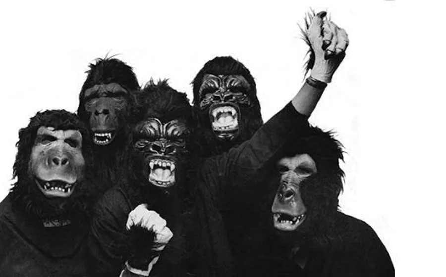 GUERRILLA GIRLS CONFERENCIA / PERFORMANCE