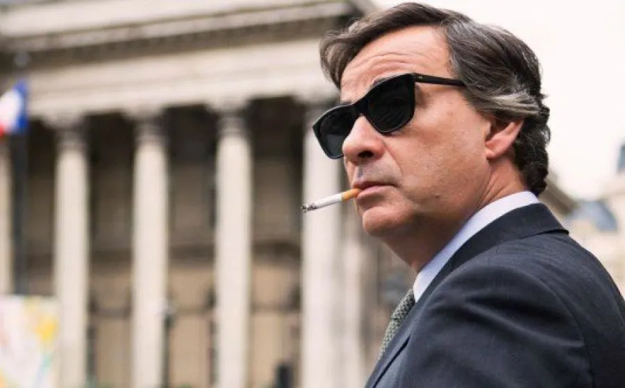EL HOMBRE DE LAS MIL CARAS