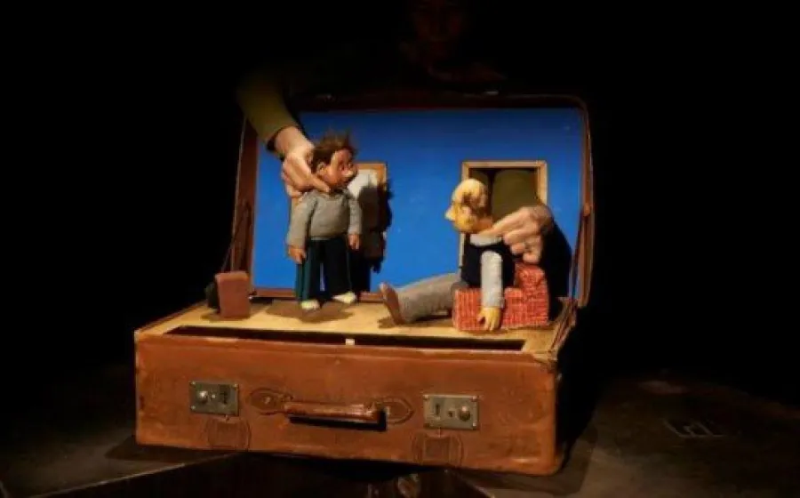 EL VIAJE DE MUR