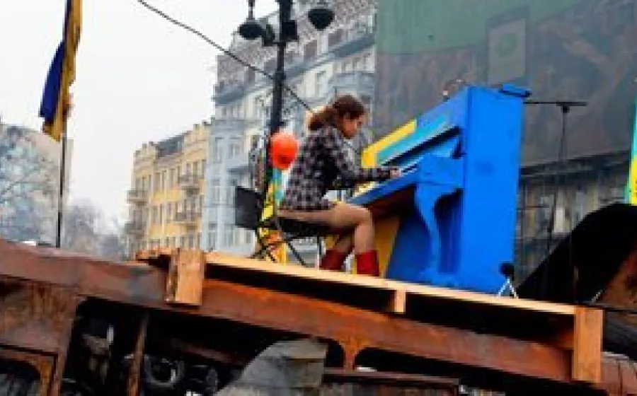 PIANO / EL ÁRBOL