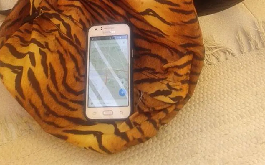 URBANISMO PORTÁTIL. DESCONOCIDOS ÍNTIMOS Y TECNOLOGÍAS EN LA CALLE PARA EL OCIO COMPARTIDO