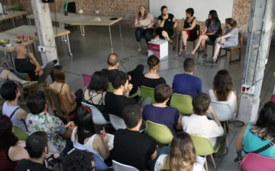 GENERACIÓN CODE: FÁTIMA ALDAMA Y ELENA GOROSTIZA