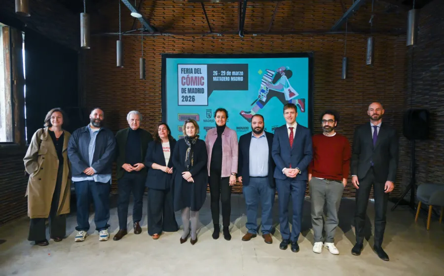 Foto de familia con una proyección de fondo