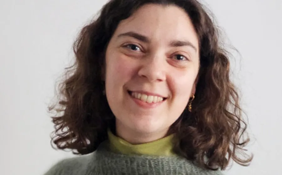 mujer sonriente