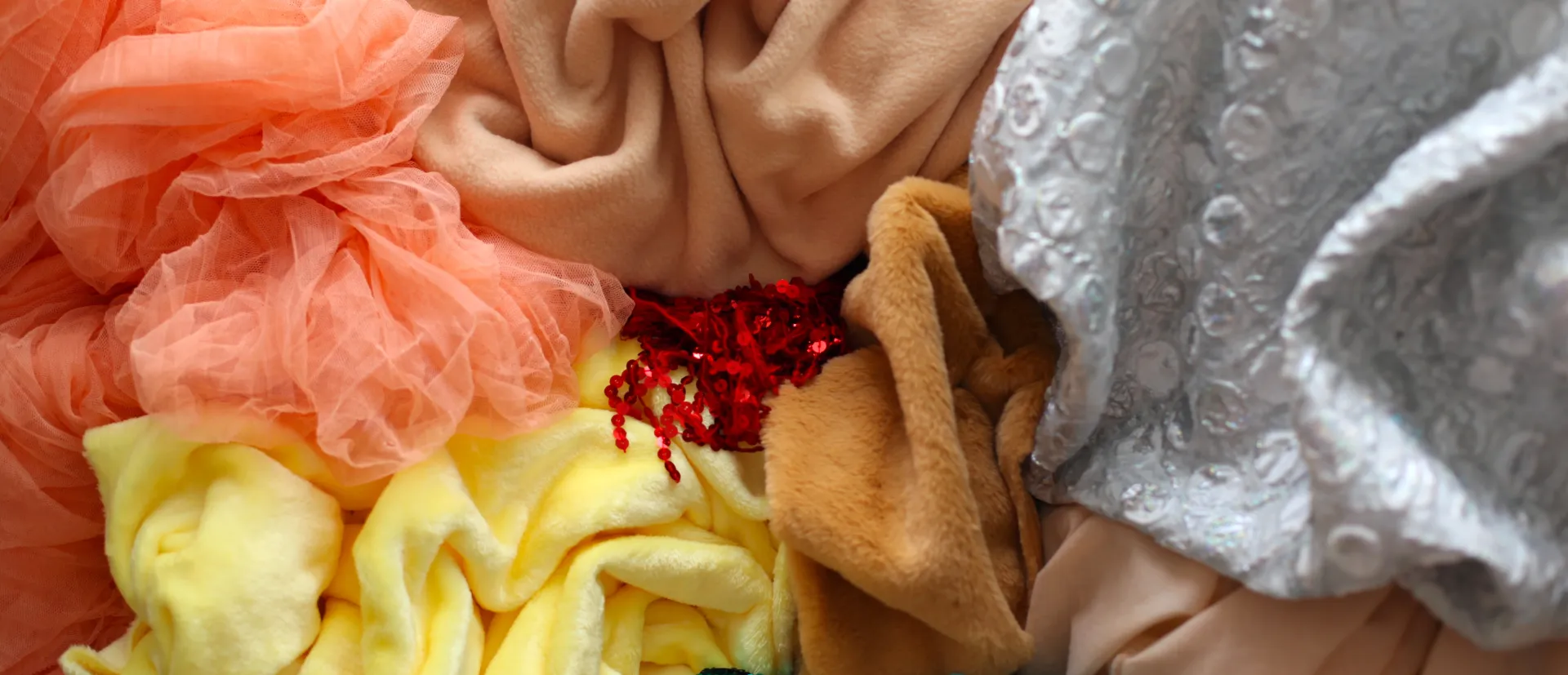 Foto: Textiles que formarán parte de la exposición jugable de la artista María Jerez en Matadero Madrid