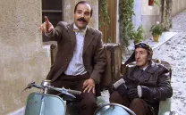 Padre e hijo en un sidecar