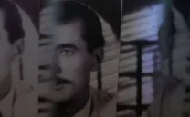 FRAGMETNOS DE UNA FOTO DE UN HOMBRE CON BIGOTE