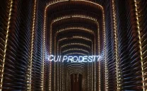 A TRAVÉS DE LOS PASAJES