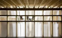 Vitrinas buscan nombre Simona Rota