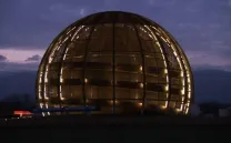 LOCOS POR LAS PARTÍCULAS (PARTICLE FEVER)