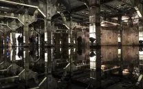 CADA PALABRA ES COMO UNA INNECESARIA MANCHA EN EL SILENCIO Y EN LA NADA