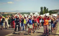 CARAVANA A GRECIA, ABRIENDO FRONTERAS (CARAVAN TO GREECE, OPENING UP FRONTIERS)