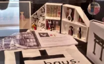 ANÁLISIS FORMAL DE OBJETOS COTIDIANOS: UNA SILLA, UN JUGUETE