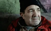 CUANDO UN HOMBRE CAE