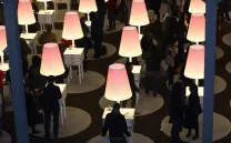 CON LOS SUEÑOS DE UNA MANO