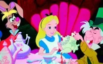 ALICIA EN EL PAÍS DE LAS MARAVILLAS