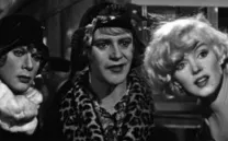 CON FALDAS Y A LO LOCO