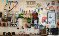 TALLER DE REPARACIÓN DE BICIS CON FIXIDIXI