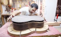 ARTESANOS MUSICALES: LA GUITARRA FLAMENCA