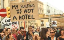 LA CIUDAD NEGOCIO: TURISMO Y MOVILIZACIÓN SOCIAL EN PUGNA