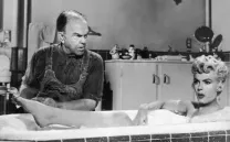 LA TENTACION VIVE ARRIBA