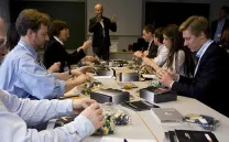 CONSTRUYE TU IDEA DE NEGOCIO CON LEGO® SERIOUS PLAY®