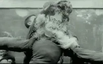 LEJOS DE LOS ÁRBOLES + MUDANZA