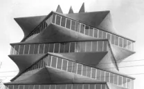 LA DELIRANTE HISTORIA DE LA PAGODA