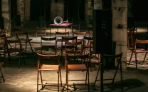 The Murder of Crows, Janet Cardiff &amp; George Bures Miller. Vista de la instalación en Matadero Madrid, 2022. Imagen: Estudio Perplejo