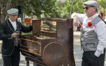 chulapos y organillo